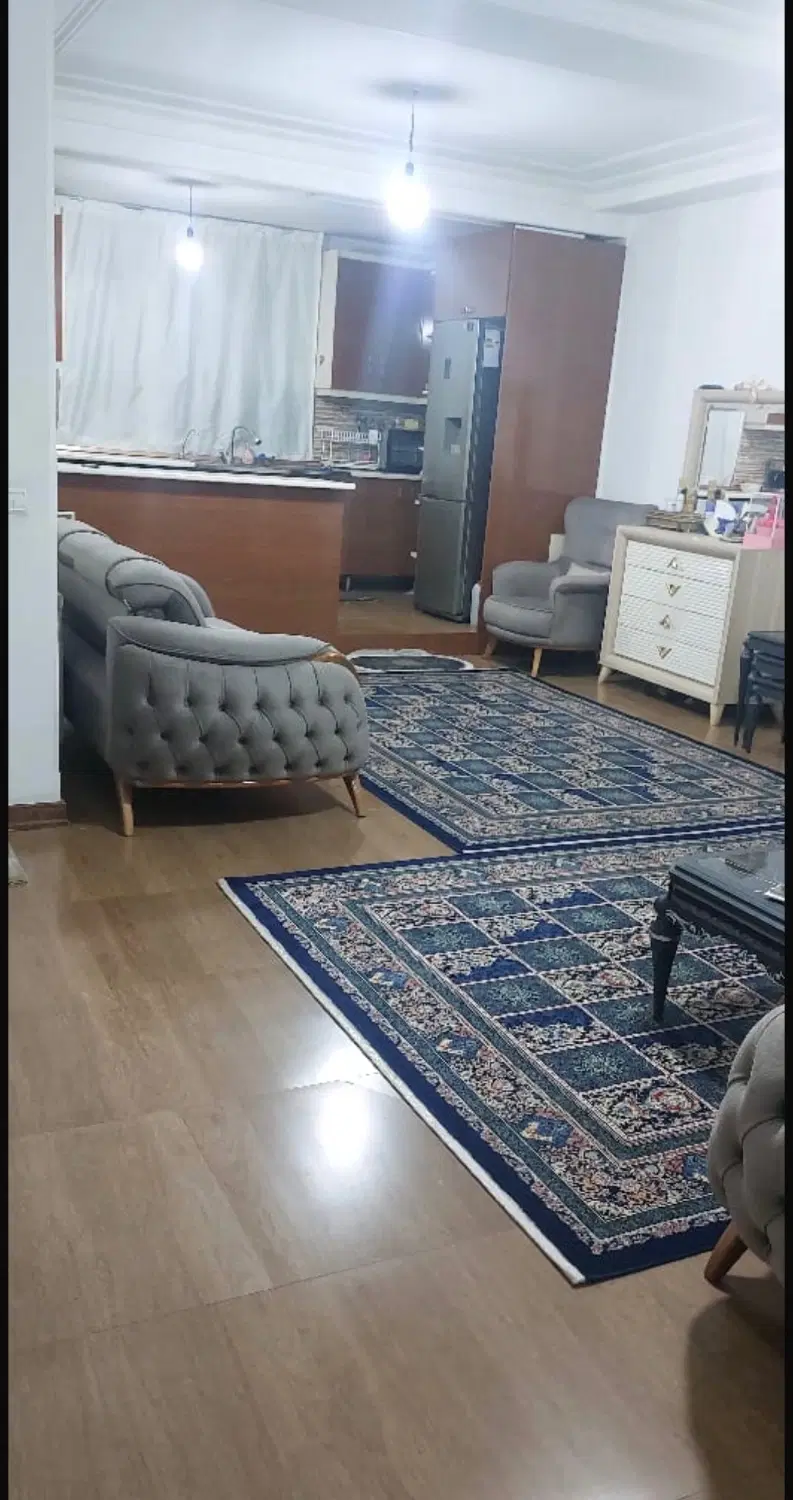 ۶۴ متری در صدرا ، جنوبی