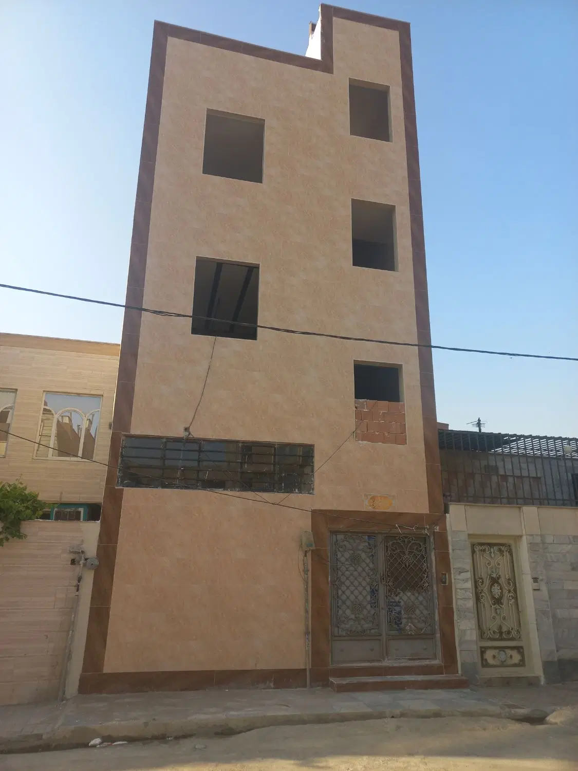 واحد ۱۰۰ متری دو خواب نوساز