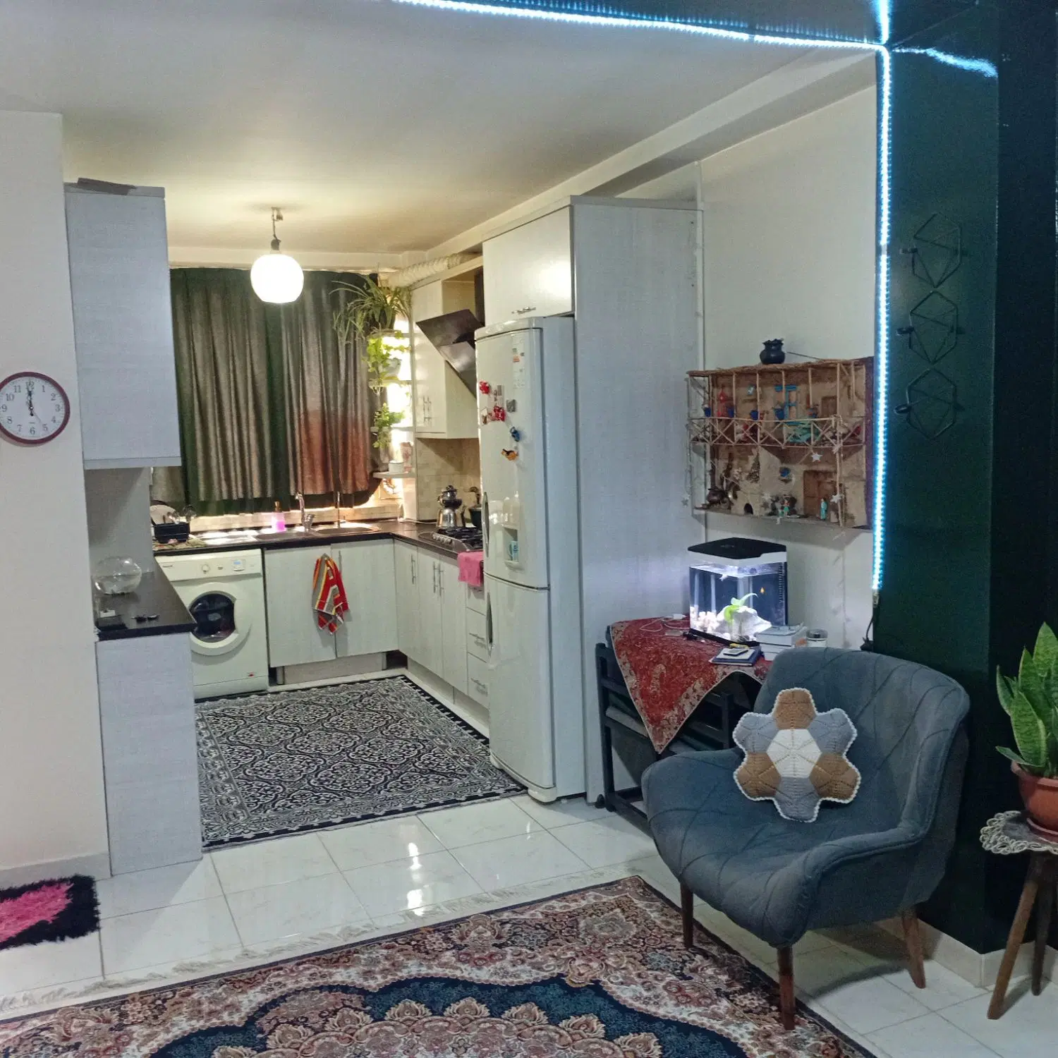 آپارتمان تک واحدی