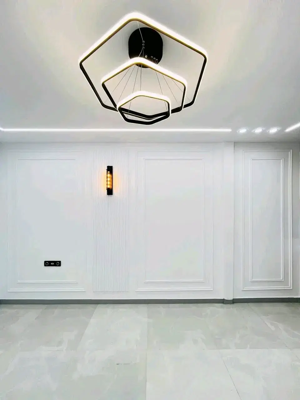 ۵۸متر _ ۴۵۰۰استاد معین تاپ لوکیشن