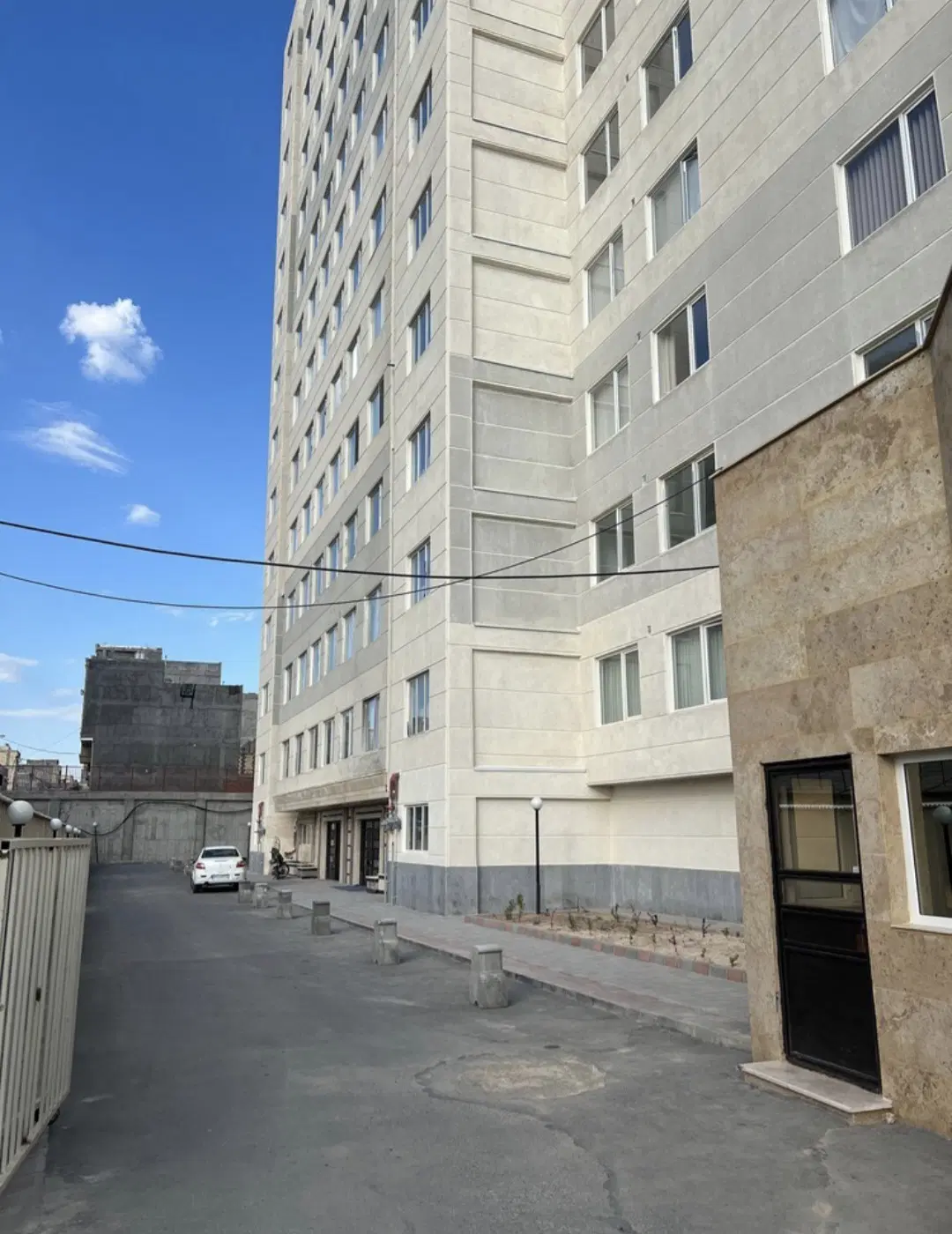 آپارتمان ۱۳۰متری افق زیباشهر مجهزبه برق اضطراری