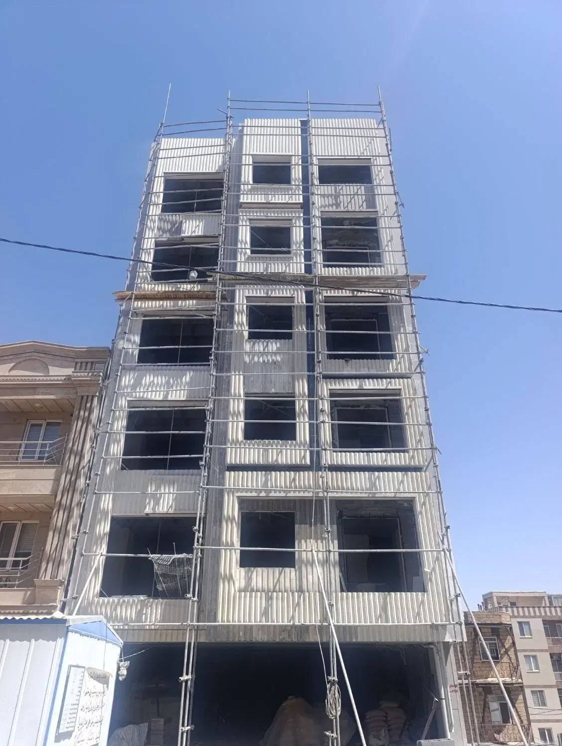 فروش یک واحد آپارتمان سه خوابه شخصی ساز