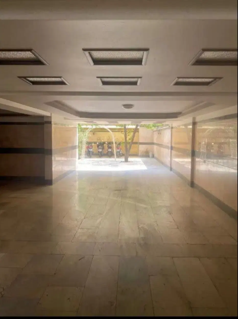 ۷۲متری آسانسور گیلکی