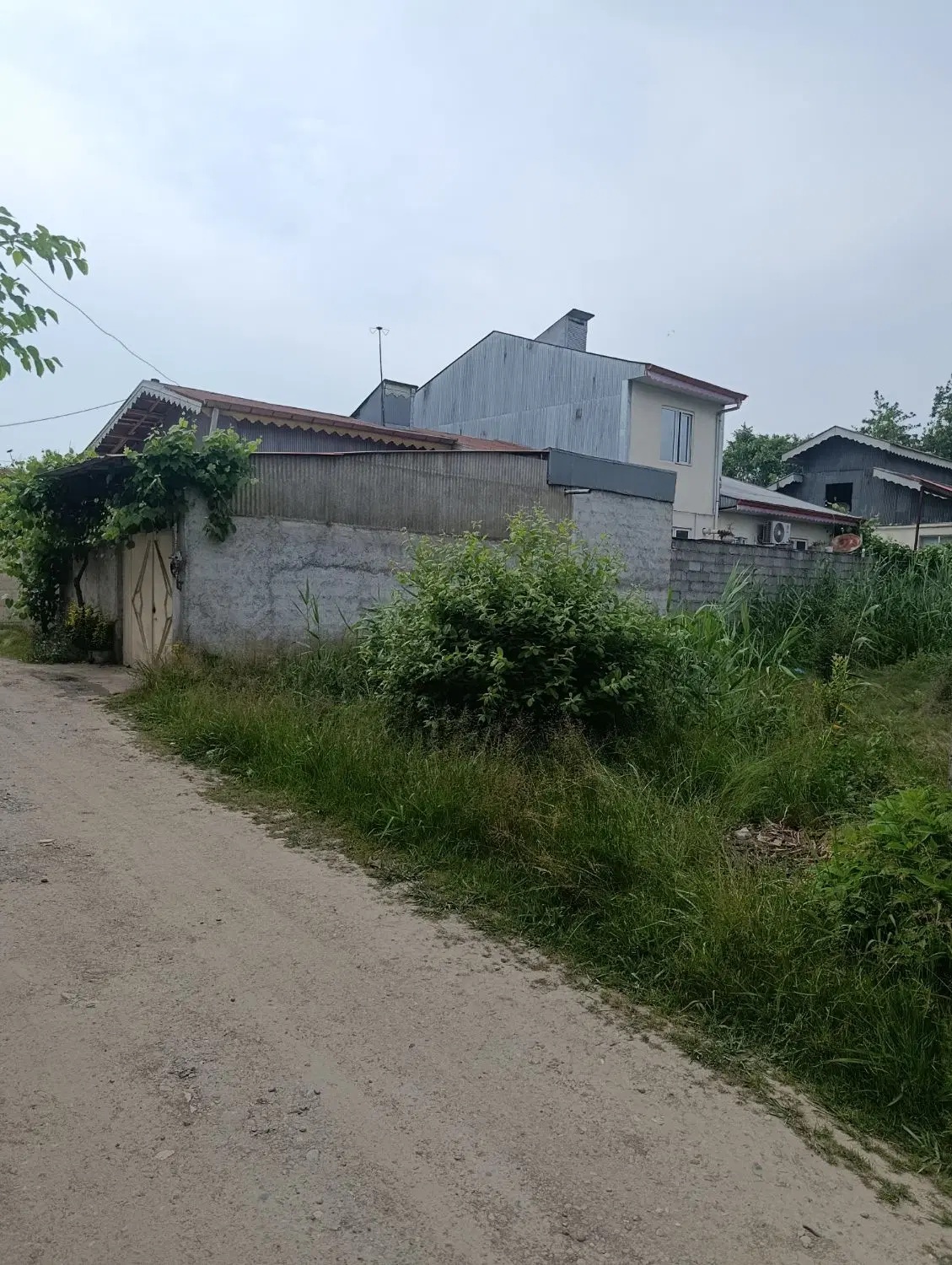 زمین مسکونی ۲۰۰مترمربع