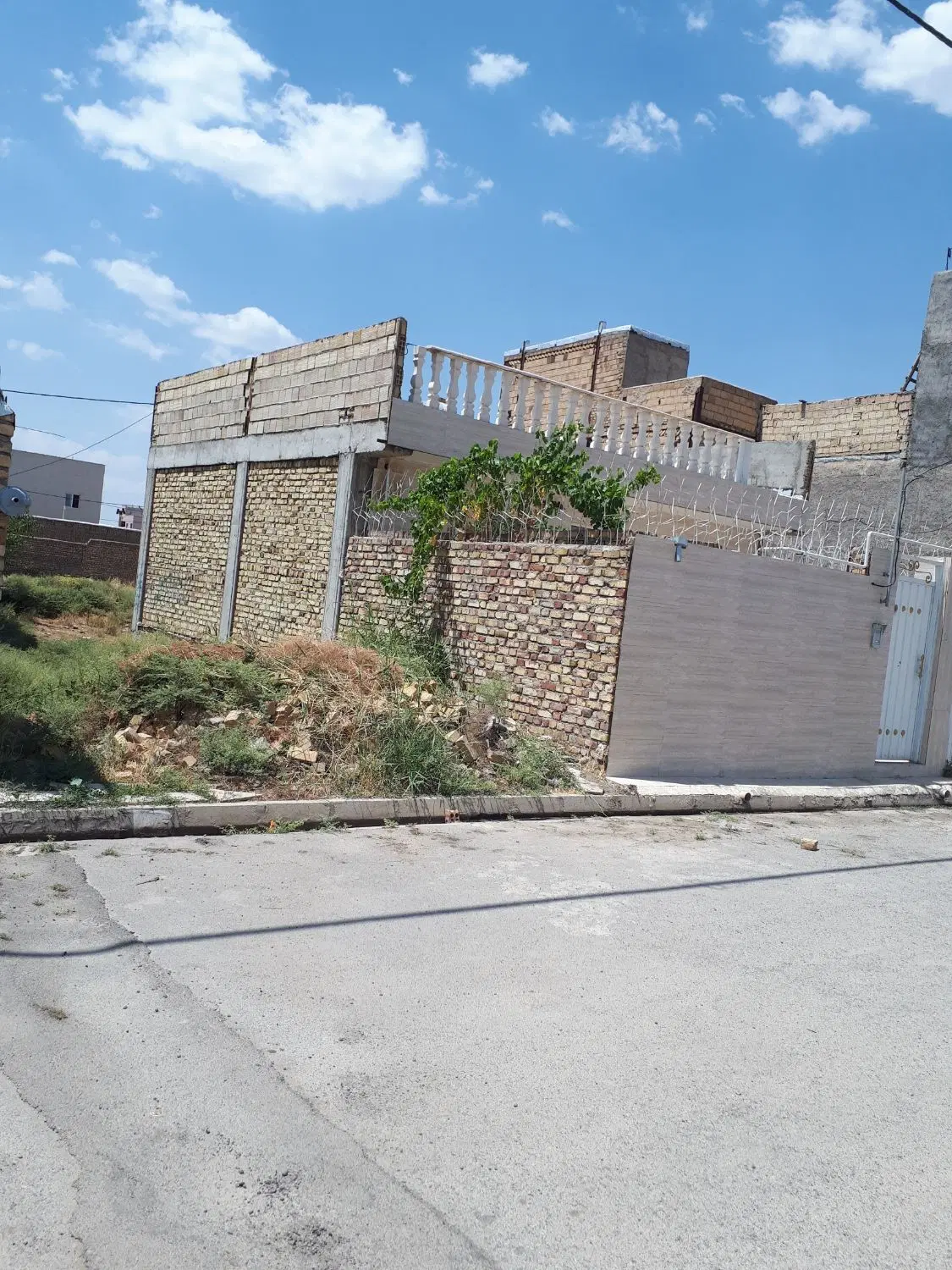 ۶۵ متر زمین مسکونی تجاری.کوچه ۱۰ متری