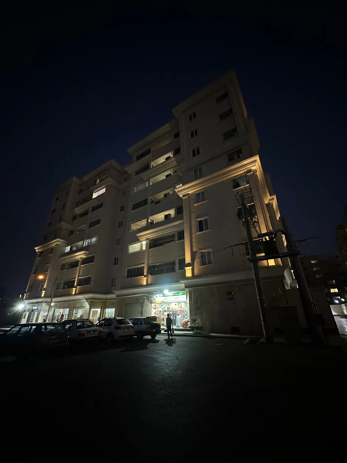 واحد اپارتمان ۱۶۵ متری نشاط هنرستان
