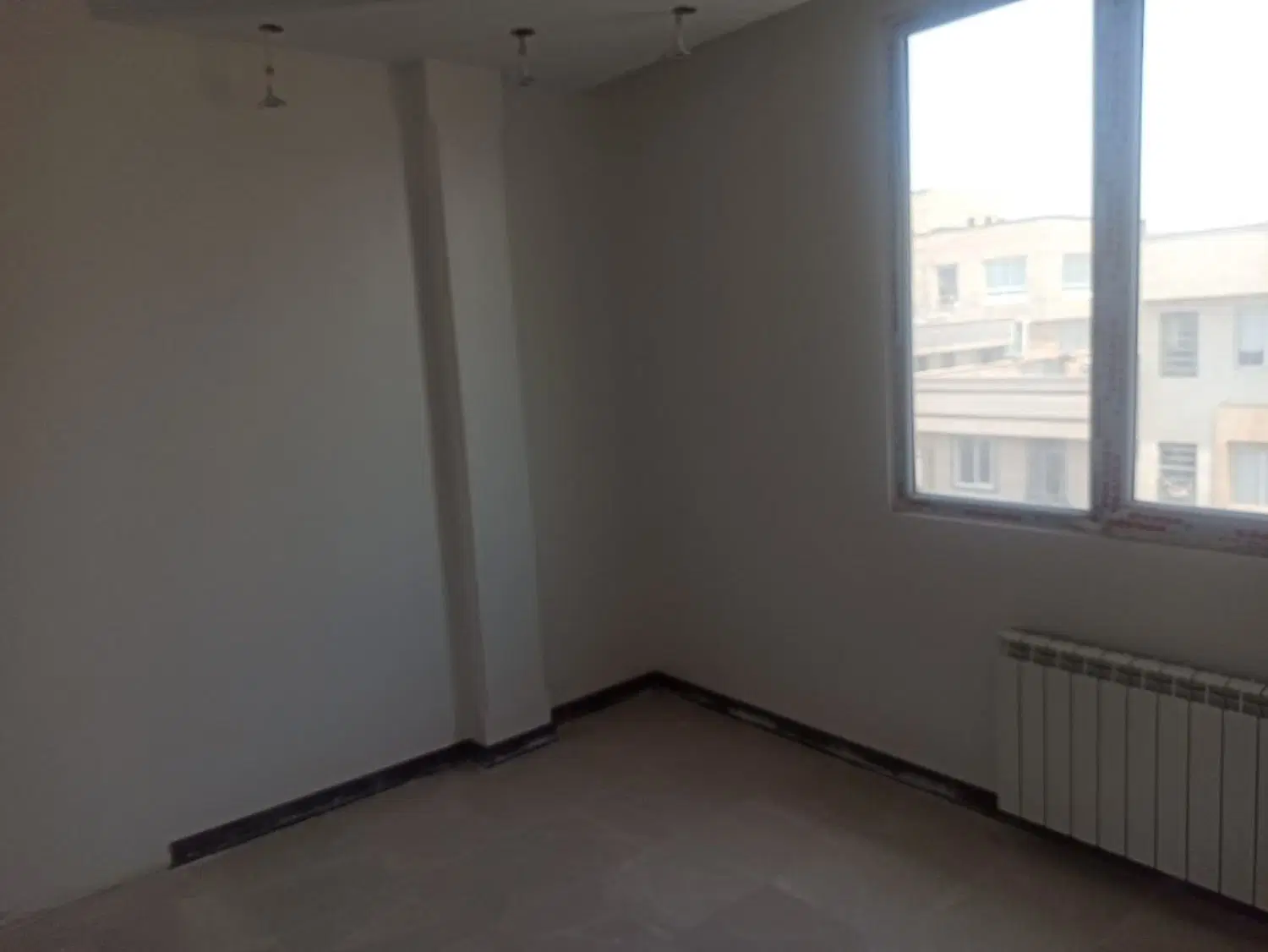 آپارتمان تک واحدی سه خواب