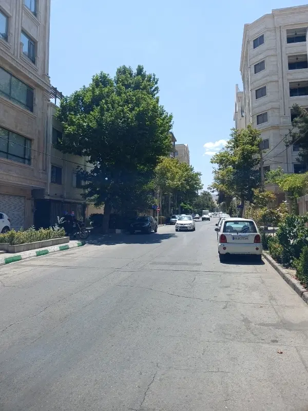 تجاری ۱۳۰ متری اول پیروزی