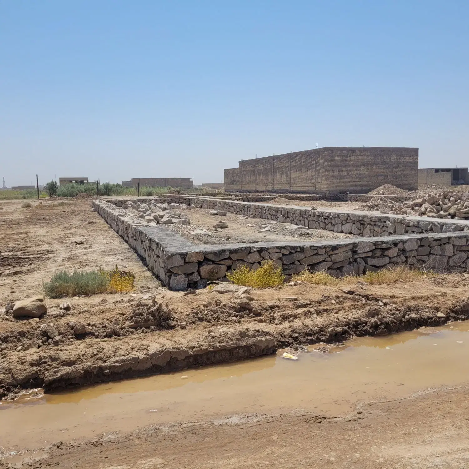 فروش زمین ۲۴۰ متری