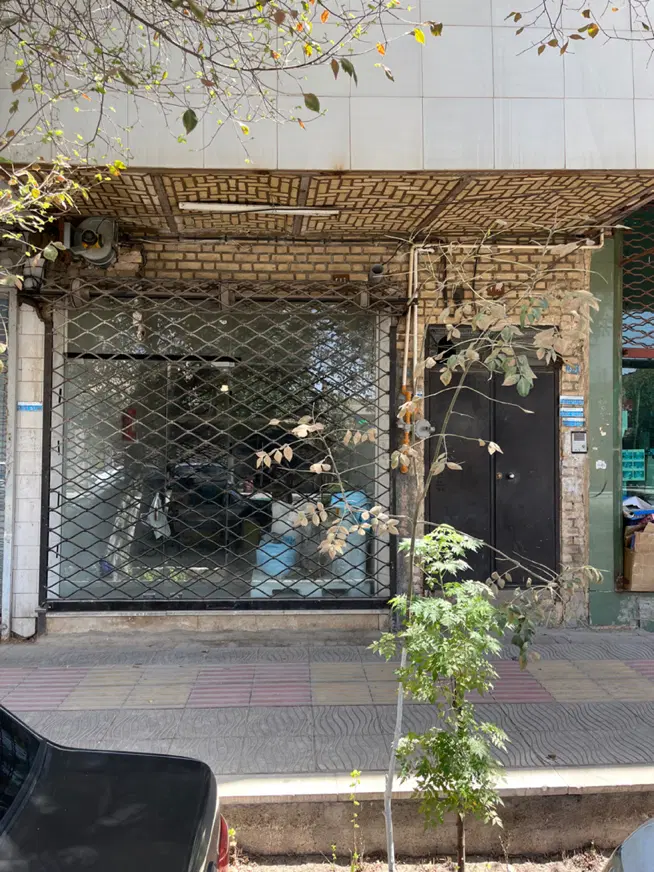 مغازه ۴۰ متری بالکن دار بر بزرگ ۲ کله خیابان سلمان