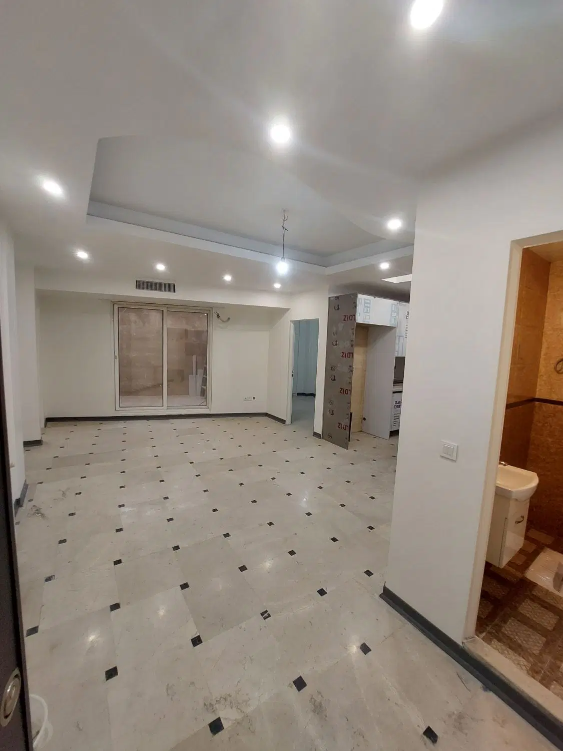 واحد اکازیون_ بسیار شیک _۷۲ متری_فول_تاپ لوکیشن