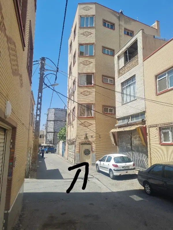 فروش فروری اپارتمان درخیابان حجتی زیر قیمت بازار