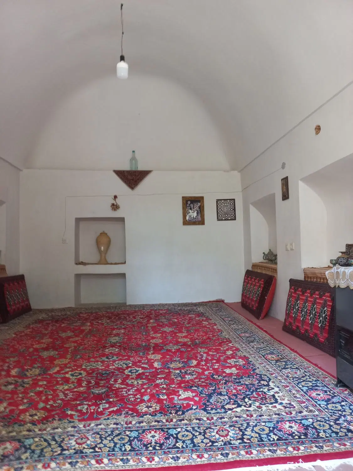 خونه نقلی مهریز