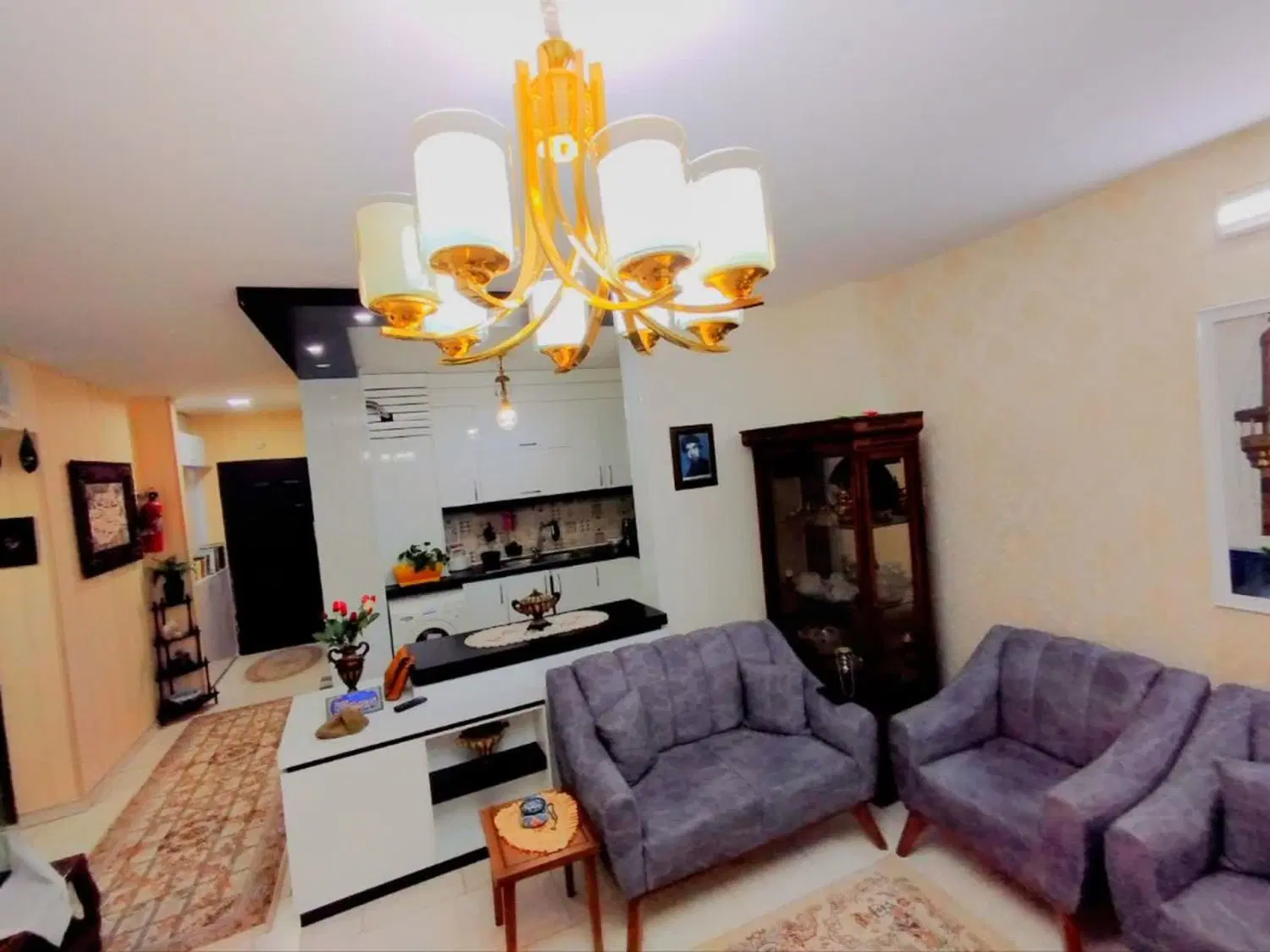 یک دستگاه آپارتمان شیک جمهوری ۲۸