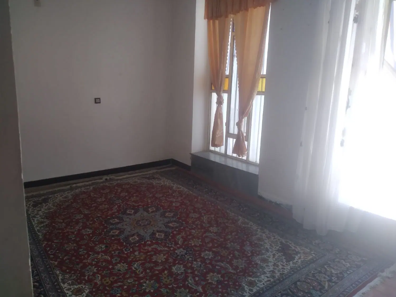 یک اتاق برا  1 خانم مجرد
