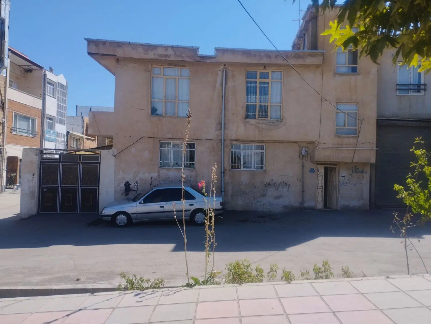 مسکونی دو طبقه