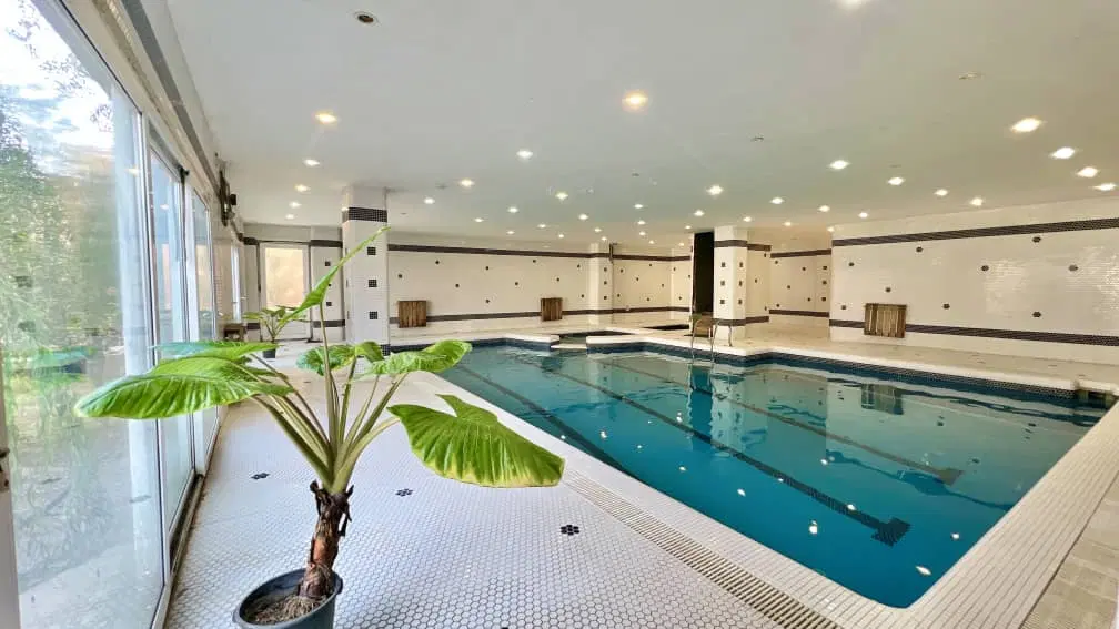 اجاره روزانه عمارت فول گیم استخرسرپوشیده.استخرکودک