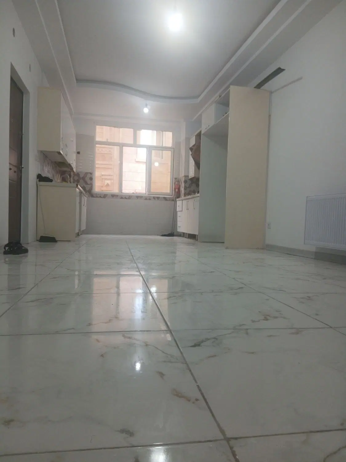 اپارتمان ۱۰۰متری طبقه سوم