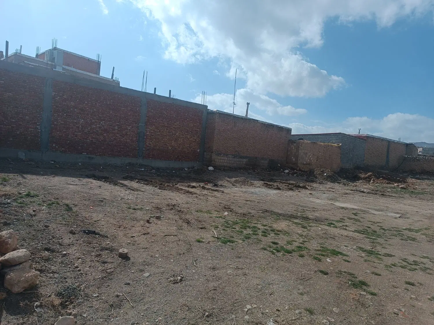 زمین مسکونی  محدوده واقع در شاهین دژ روستای آغتپه