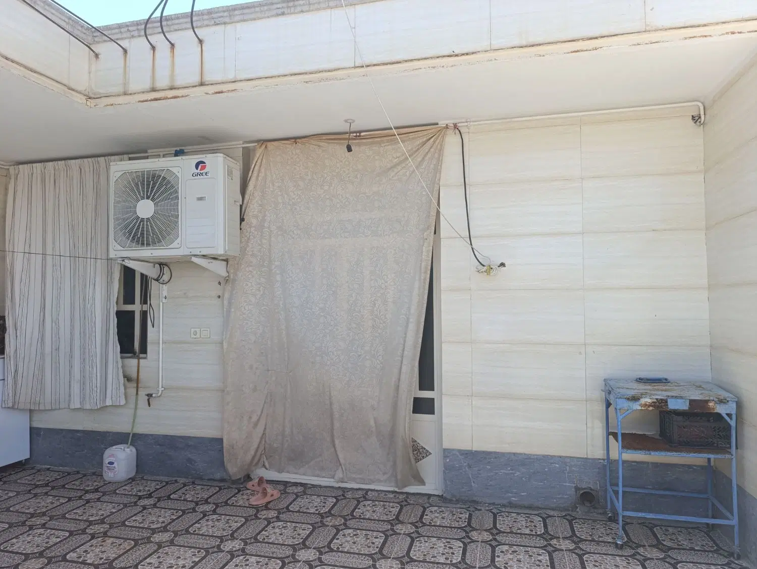 خانه طبقه دوم