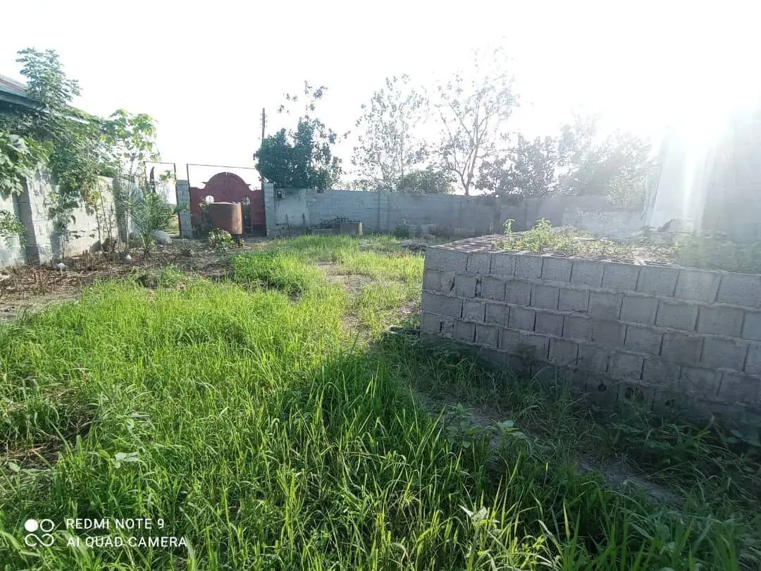 زمین ۹۳۰ متری رشت