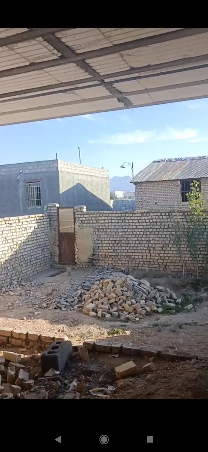 ساختمان نیمه کاری
