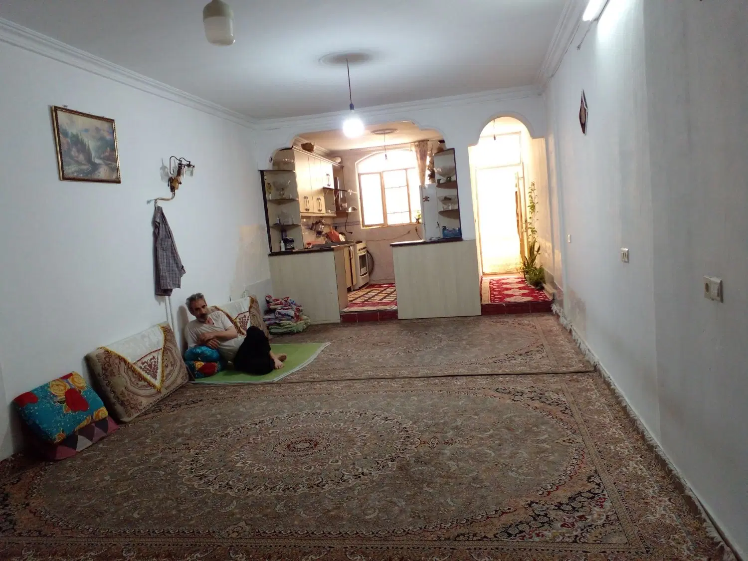 همکف  80متری در گلها اجاره داده می‌شود.150 ماهانه8