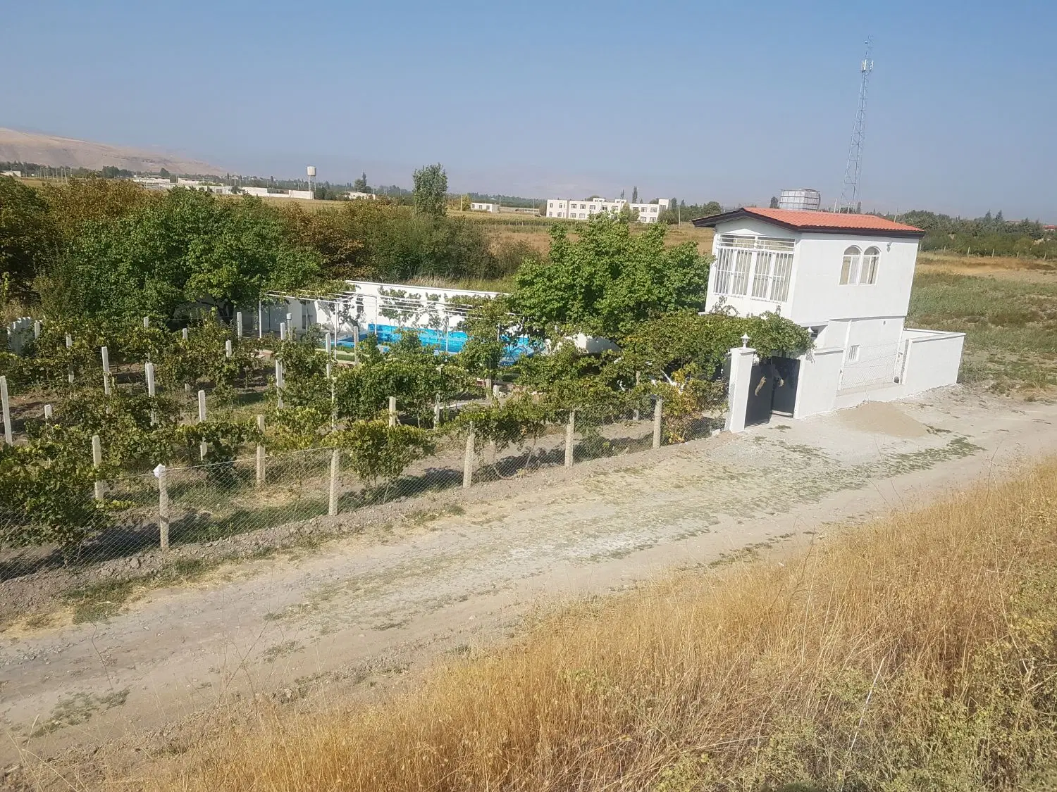 ویلا باغ جاده مهاباد با امکانات کامل