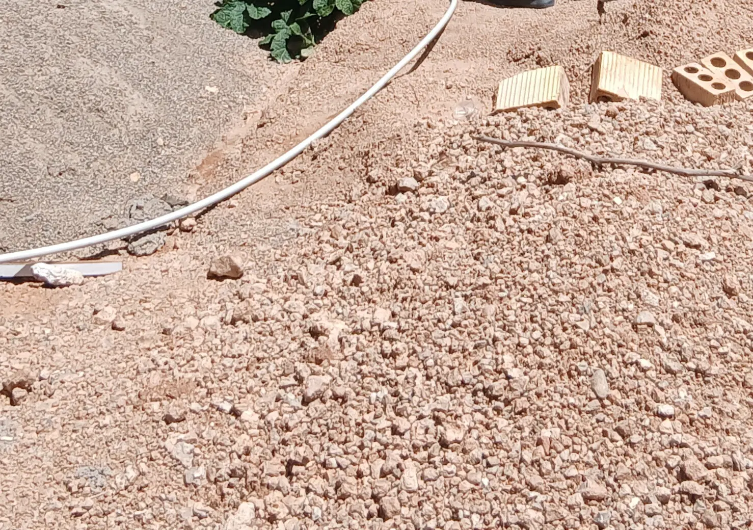 زمین مسکونی درب حیاط