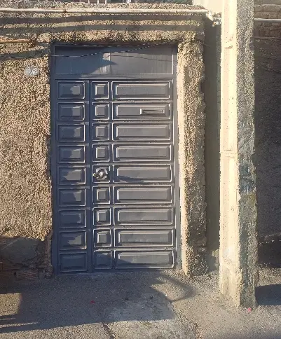 حیاط دربست ۵۵ متری فوری آخر عباسی