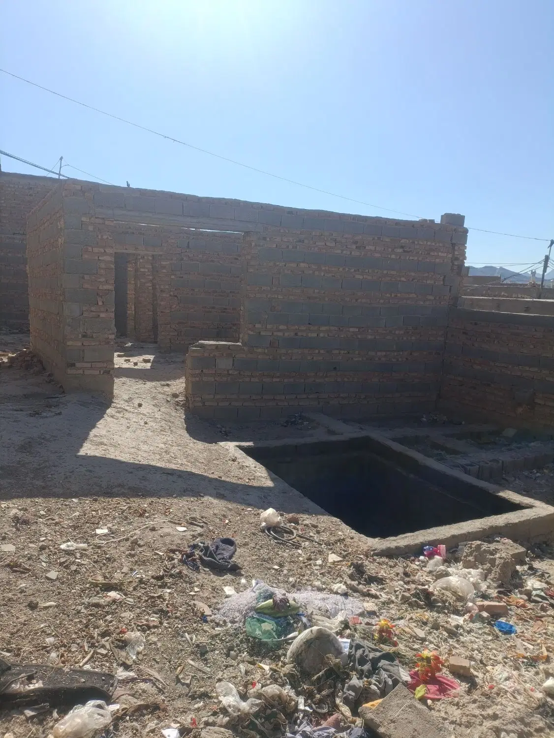 زمین فروشی