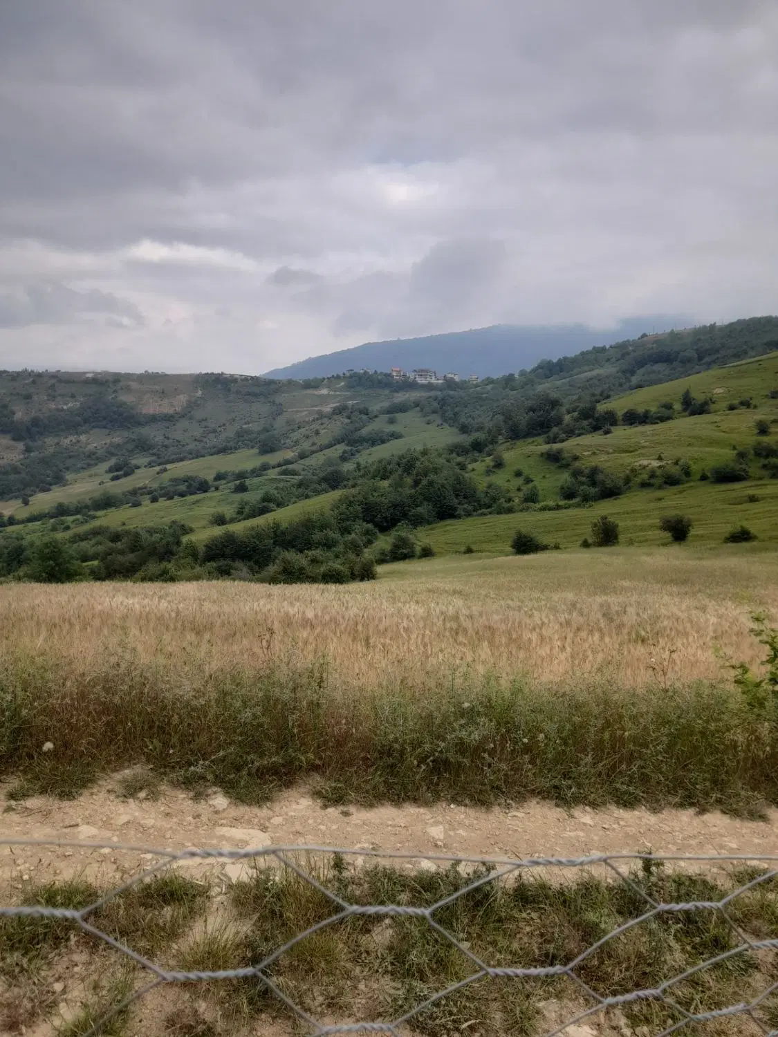 زمین پاقلعه
