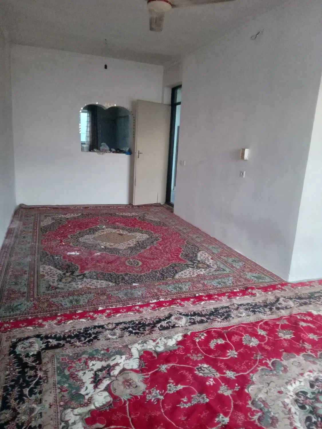 ملک ویلایی با دو درب مغازه تجاری وزمین