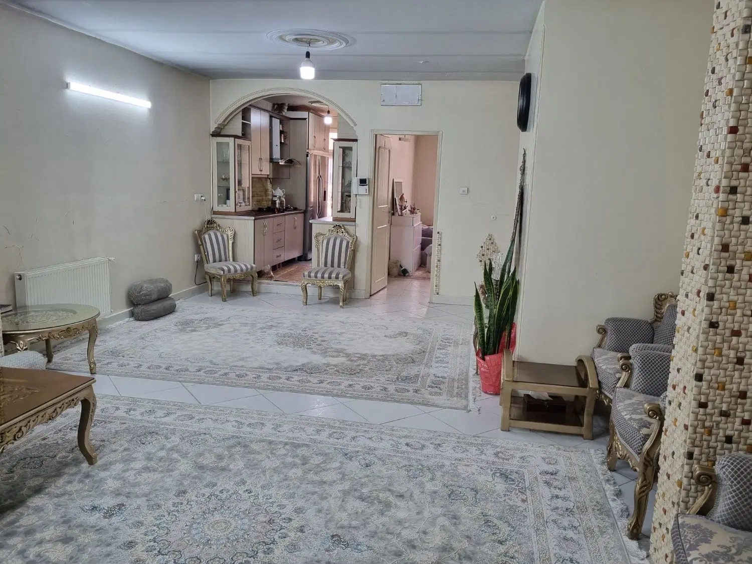 آپارتمان۷۴ متری * پارکینک * انباری *بالکن.