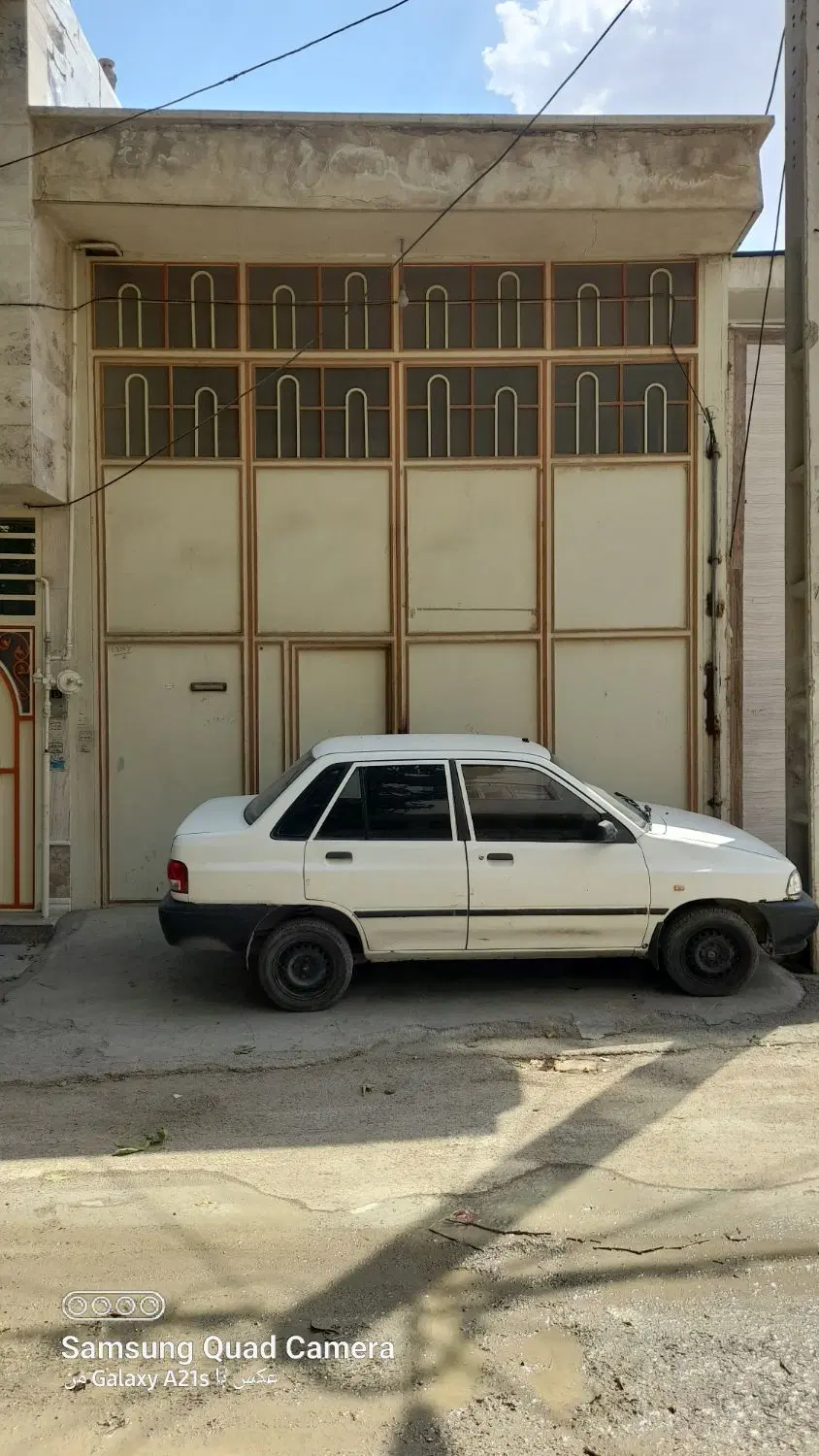 انباری یا پارکینگ واسه جای ماشین