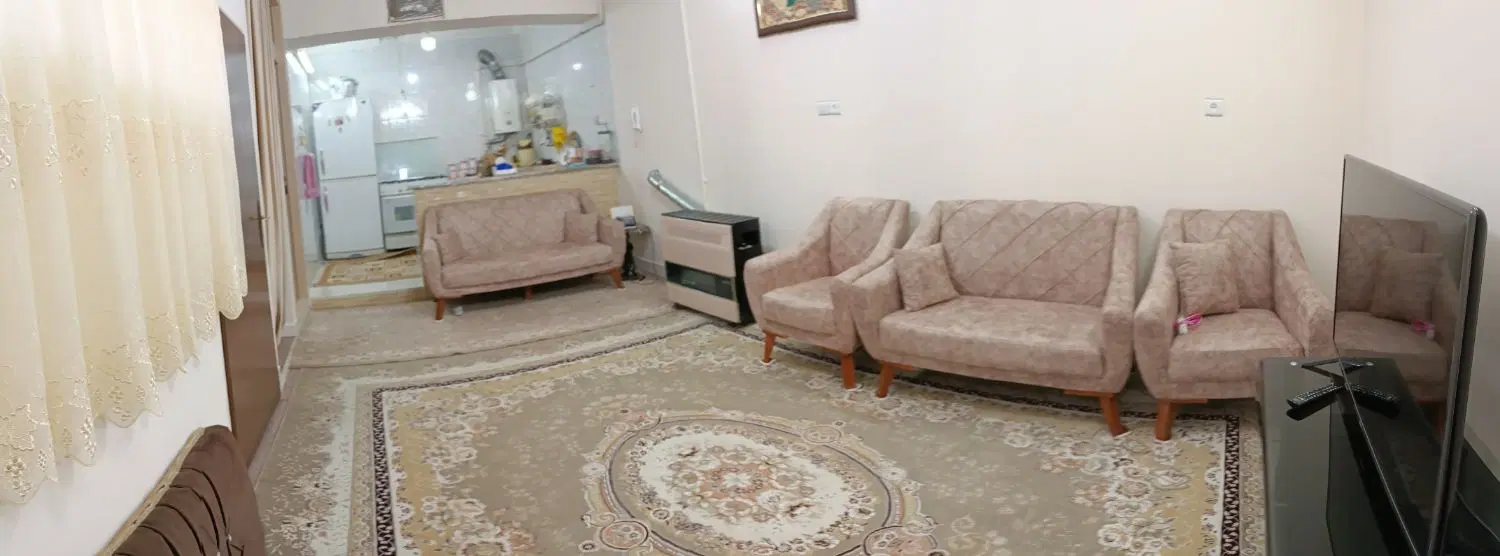 ویلایی ۶۰ متری دو طبقه و نیم