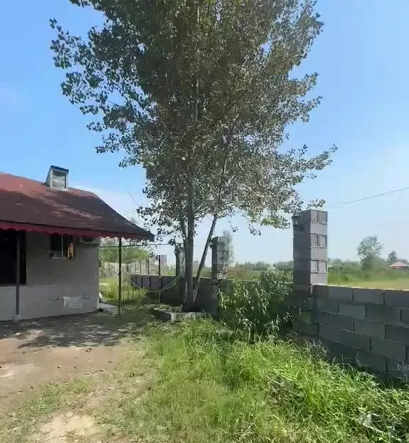 ویلایی ۴۰۰ متری با بنای ۶۵ متری بسیار تمیز