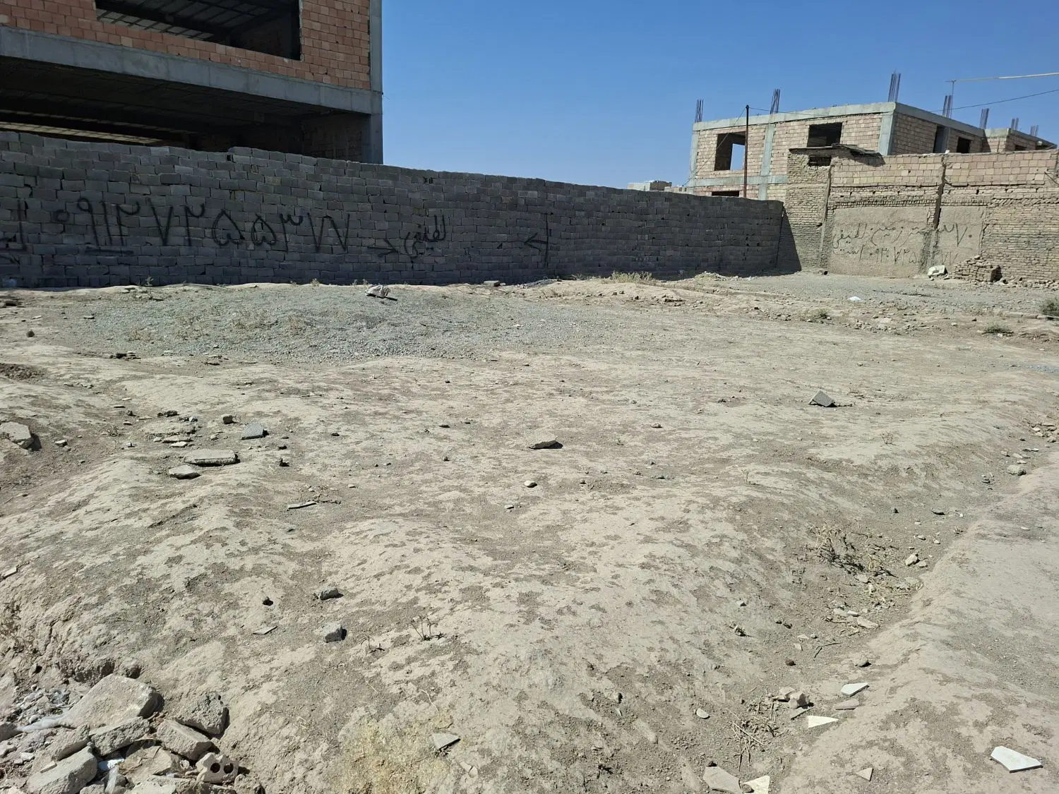 زمین مسکونی ۳۰۰متری