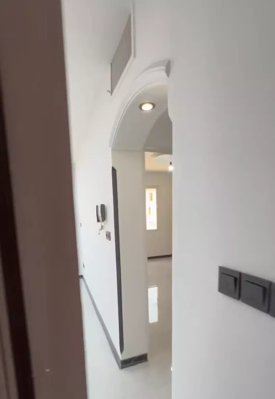 ۵۷متر زیر سالن پنجره خور