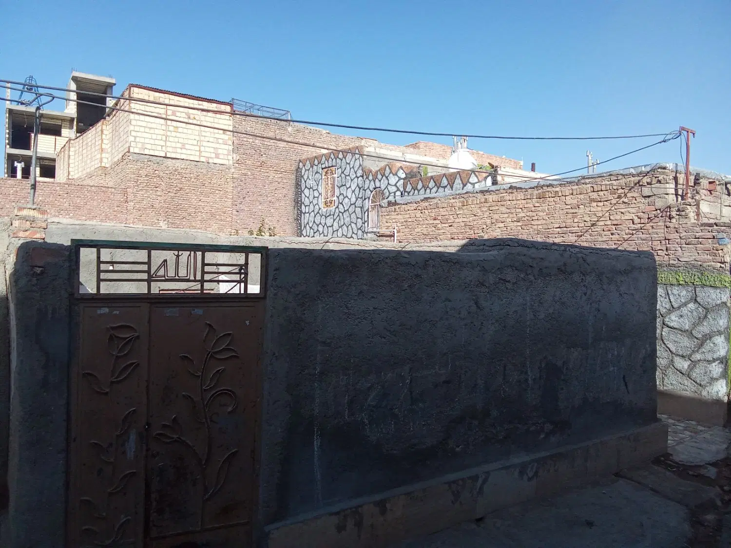 ملک کلنگی در خیابان امام خمینی 80غربی