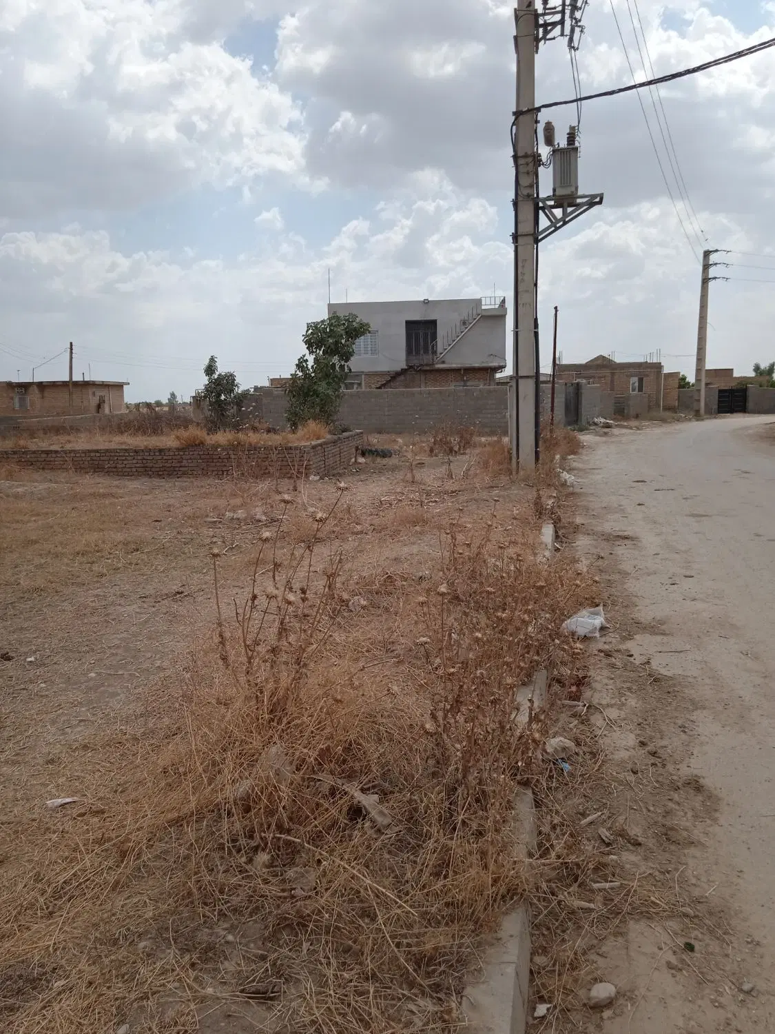 زمین مسکونی