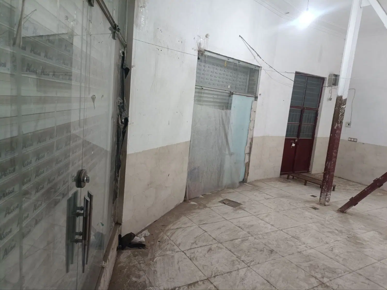 اجاره مغازه 90متری لب خیابان