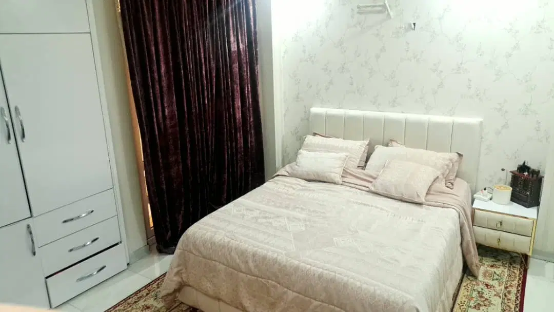 ۷۷ متری واحد جلو خیابان خرداد