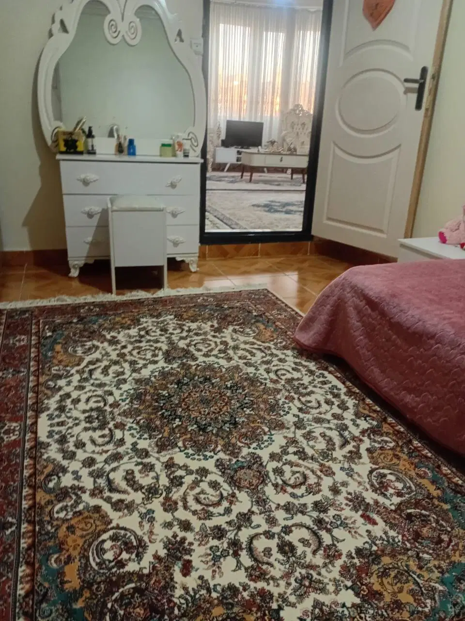 اجاره طبقه دوم 65 متری یک خوابه مستقل .