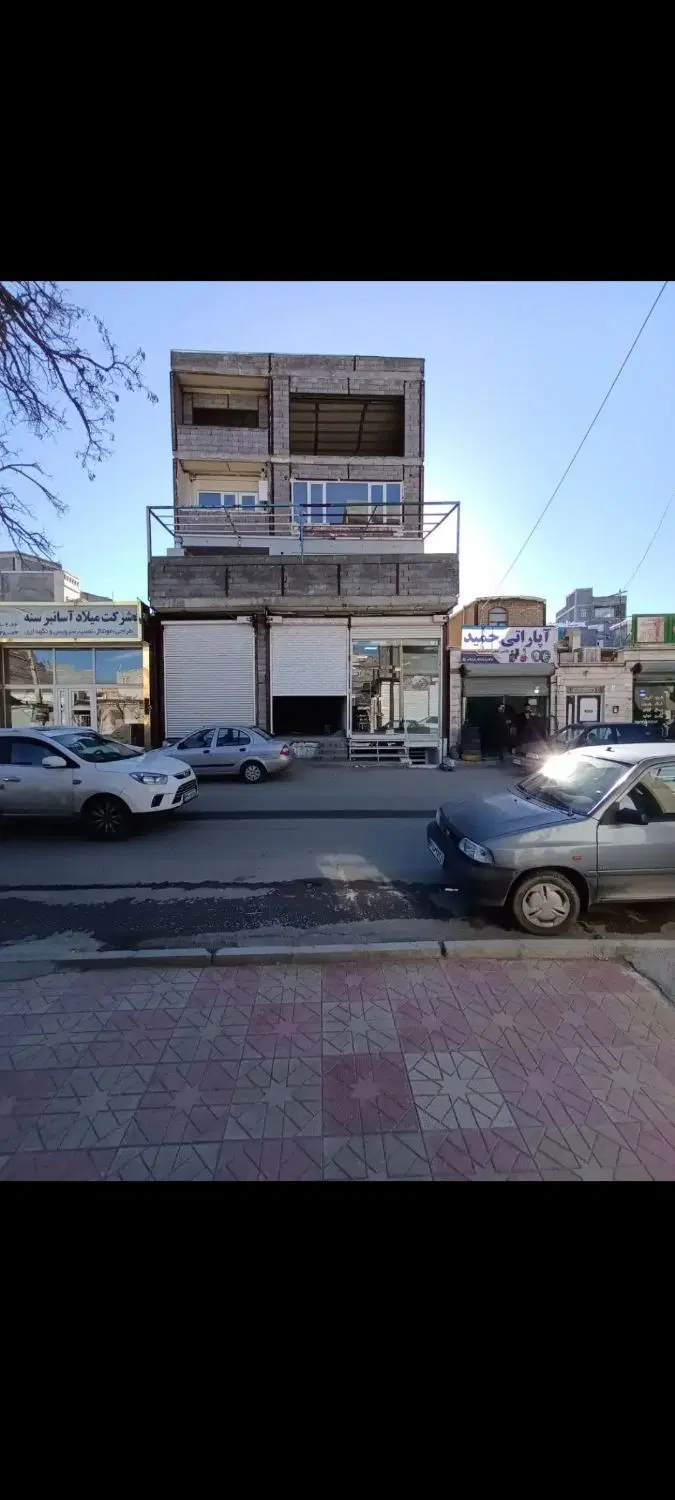 مغازه 135متری خیابان اصلی دگران
