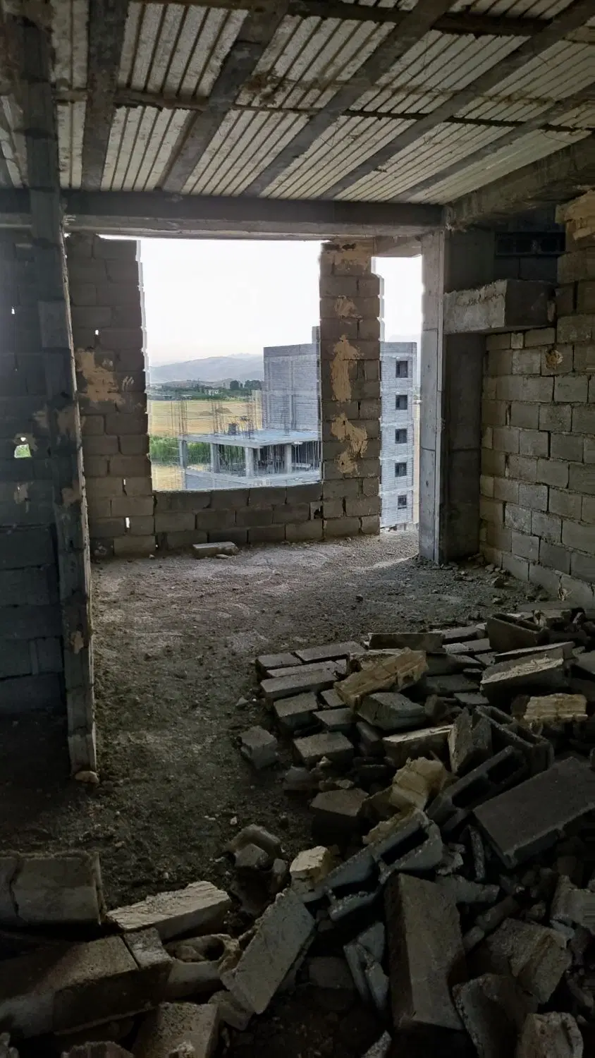فروش آپارتمان ۱۶۰ متری سفت‌کاری جنوبی شاروقی دوشان