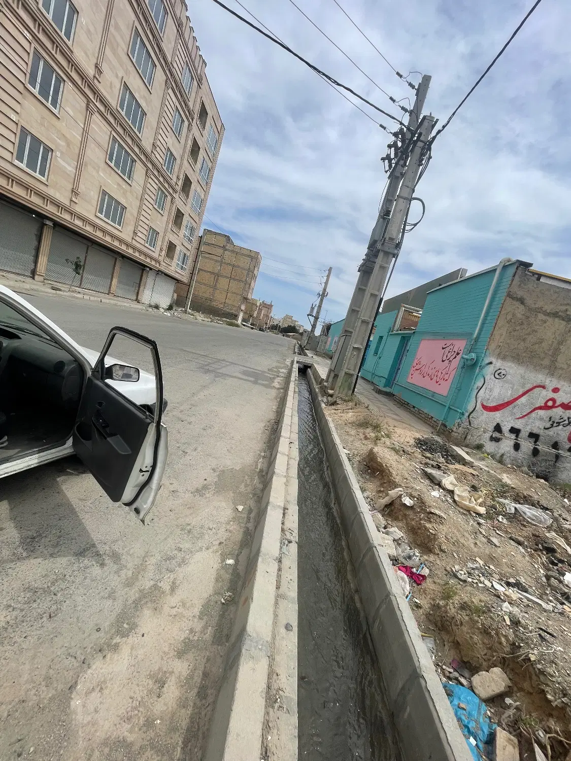 زمین ب متراژ۲۵۰متر با جواز ساخت