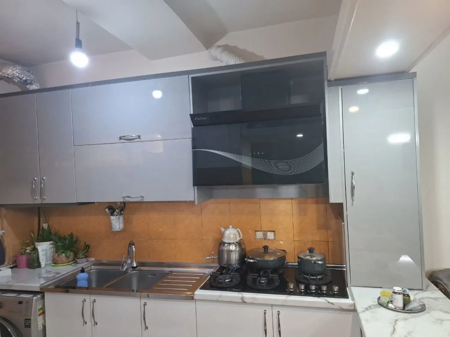 متراژ 68.5_ 1خواب_بازسازی شده_شهریاربلوارکشاورز