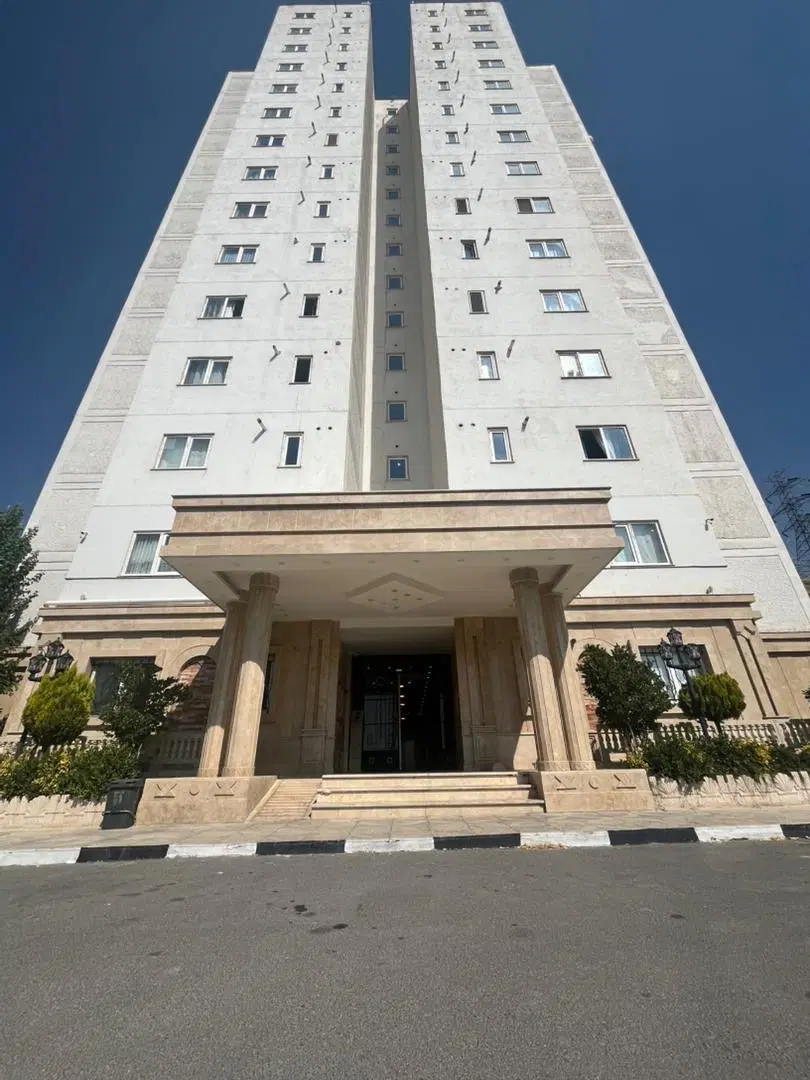 فروش آپارتمان فاز۱۱زون ۵