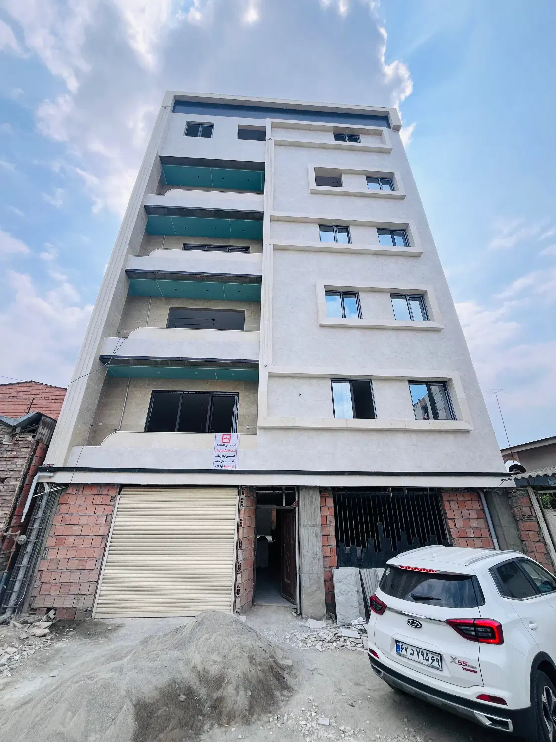 آپارتمان ۱۲۰ متری نوساز طبقه چهارم  خیابان سینا ۹